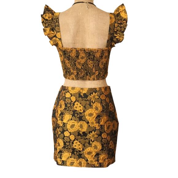 Kourt Tala Crop Top & Mini Skirt NWT NEW Set Size Small Black Yellow Gold Floral - Picture 2 of 14